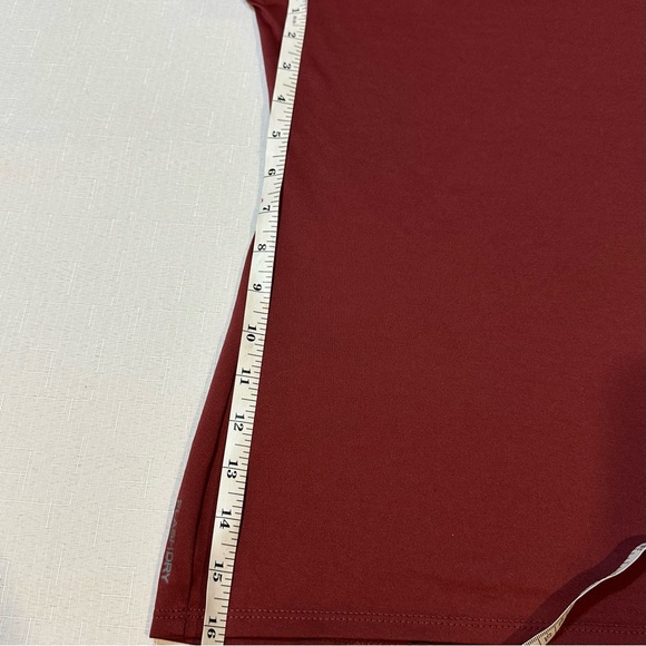The North Face Women’s L Maroon Performance Tee - Picture 9 of 11